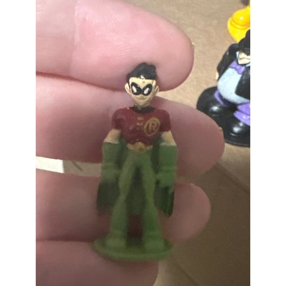 DC Comics Miniature PVC Figures Lot of 7 Superman Flash Joker Penguin Robin 2in